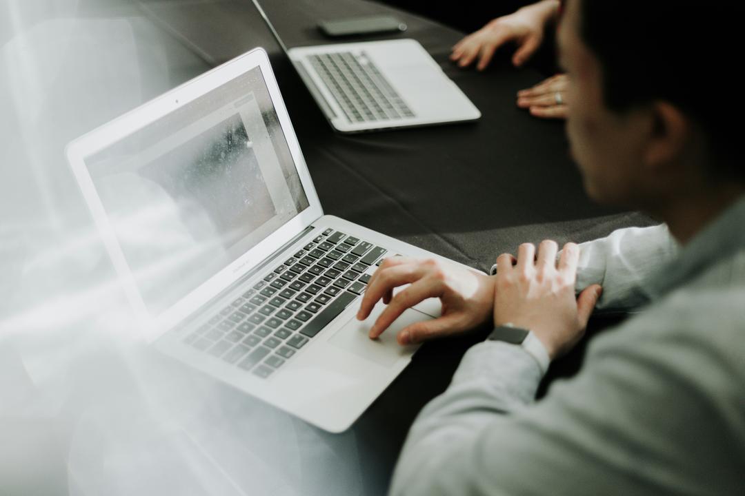 Prospection B2B 2030 : LinkedIn + Email + IA pour scaler toutes les industries 🚀