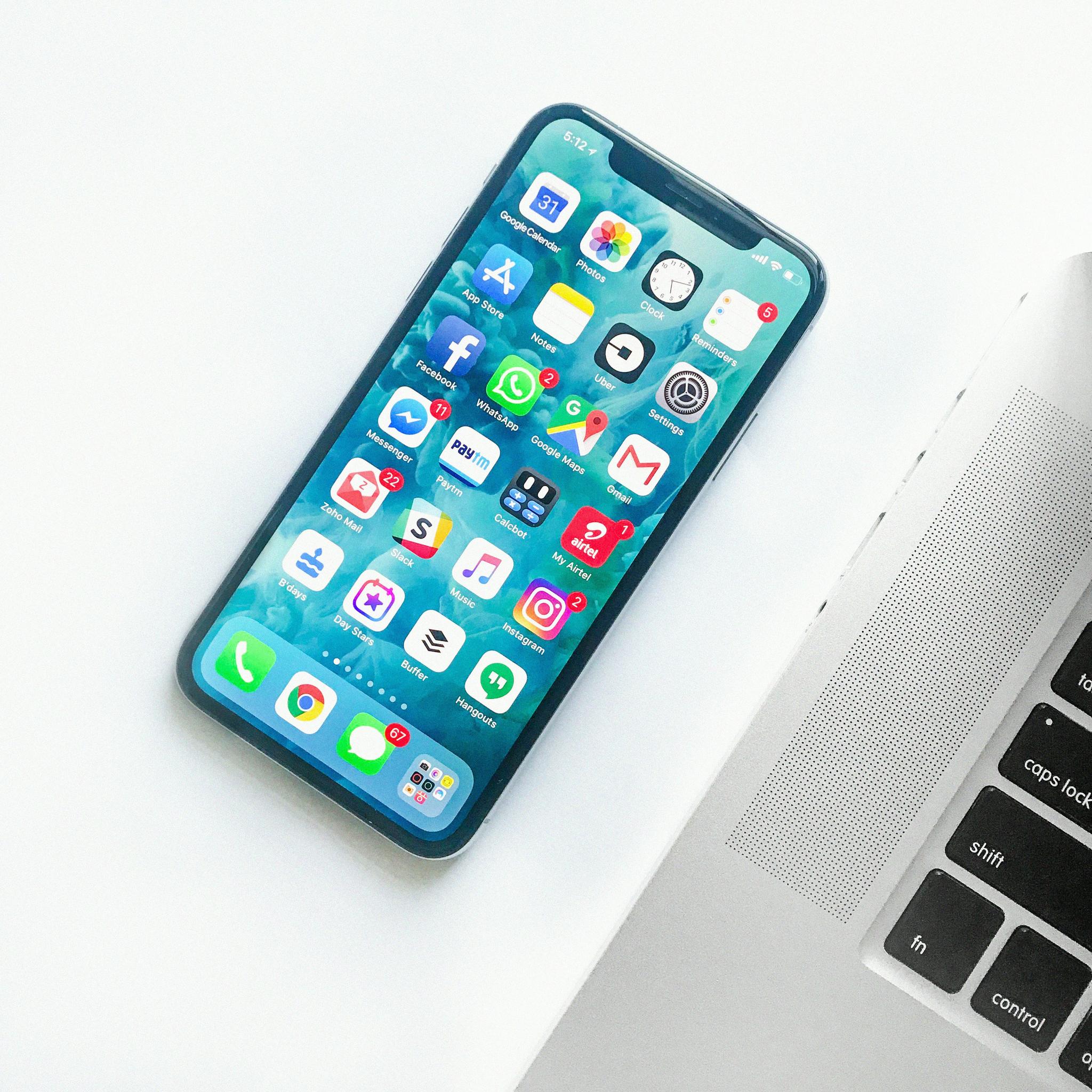 Prospection B2B 2030 : IA prĂ©dictive, multicanal et optimisation ROI par persona đ
